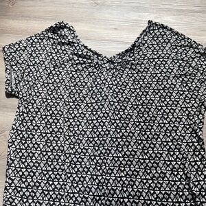 Apt. 9 Black and White Geometric Blouse